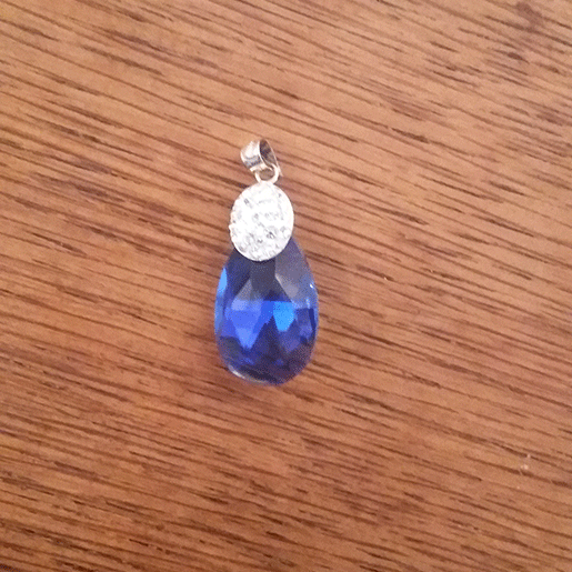 pendentif-cristal-teinte bleu-swarovski