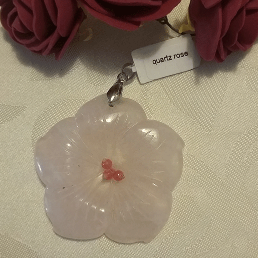Pendentif quartz rose fleur