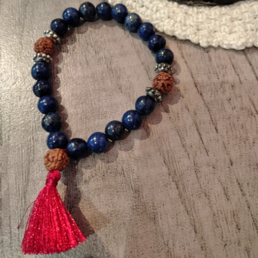bracelet en lapis lazuli et rudraksha